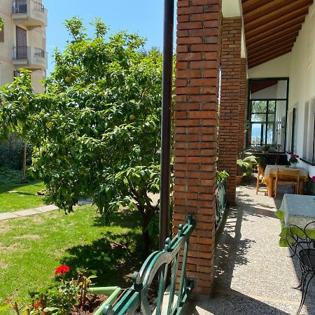 Casa Vacanze Gabbianella Villa Con Giardino Lungolago Maderno Toscolano Maderno Exterior photo