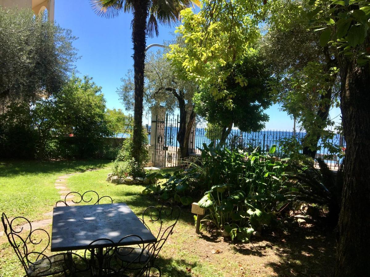 Casa Vacanze Gabbianella Villa Con Giardino Lungolago Maderno Toscolano Maderno Exterior photo