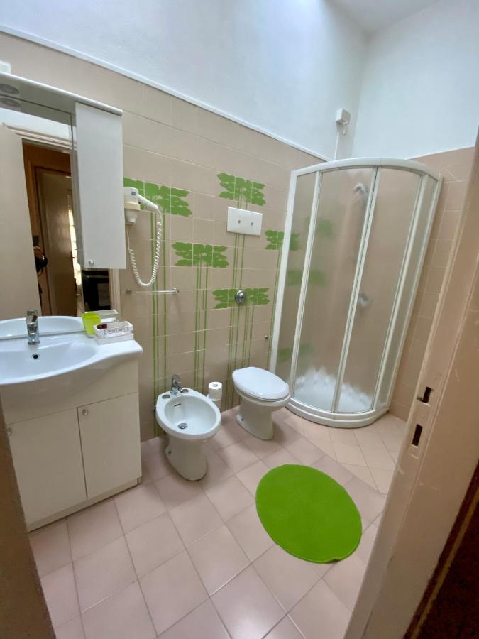 Casa Vacanze Gabbianella Villa Con Giardino Lungolago Maderno Toscolano Maderno Exterior photo