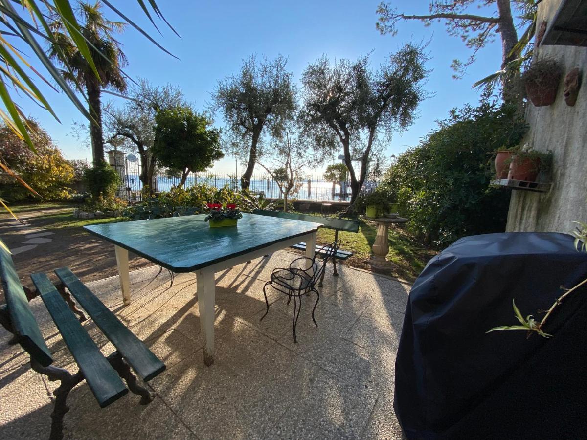 Casa Vacanze Gabbianella Villa Con Giardino Lungolago Maderno Toscolano Maderno Exterior photo