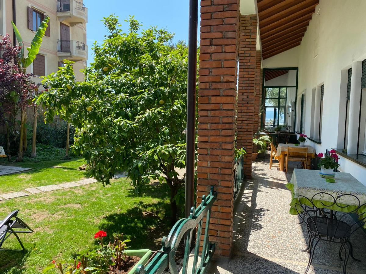 Casa Vacanze Gabbianella Villa Con Giardino Lungolago Maderno Toscolano Maderno Exterior photo